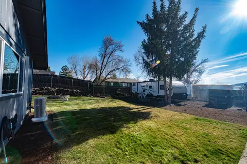 Exterior - 325 E Mint Ln, Culver, OR 97734 photo 3 of 6