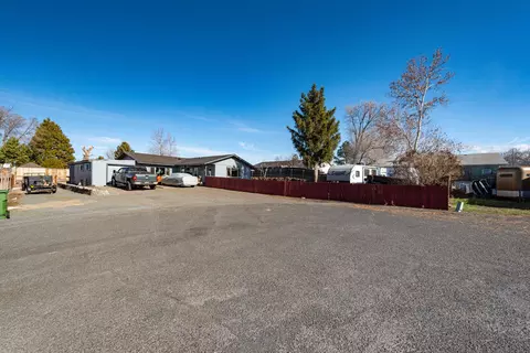 Exterior - 325 E Mint Ln, Culver, OR 97734 photo 5 of 6
