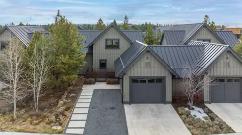 19363 Blue Bucket Ln, Bend, OR 97702