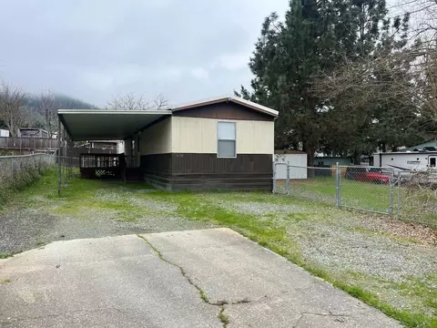 165 Mona St, Myrtle Creek, OR 97457