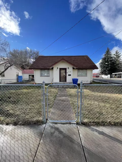 806 S H St S, Lakeview, OR 97630