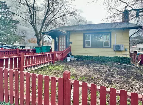 700 N 3rd St, Klamath Falls, OR 97601