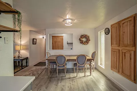 Dining - 590 Laurel St, Eagle Point, OR 97524 photo 2 of 2