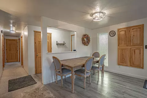 Dining - 590 Laurel St, Eagle Point, OR 97524 photo 1 of 2