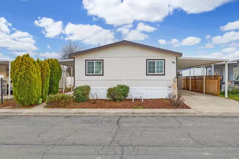 1570 S Peach St #96, Medford, OR 97501