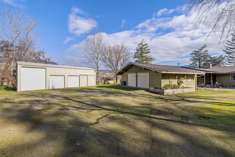 2583 E Main St, Ashland, OR 97520
