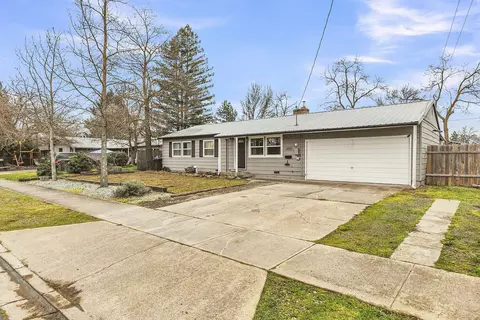 1830 Roberts Rd, Medford, OR 97504