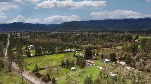 4767 Holland Loop Rd, Cave Junction, OR 97523 photo 5