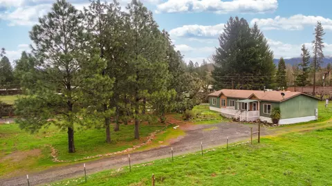 4767 Holland Loop Rd, Cave Junction, OR 97523 photo 2