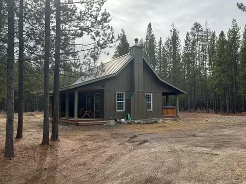 128614 Monk Ln, Crescent Lake, OR 97733