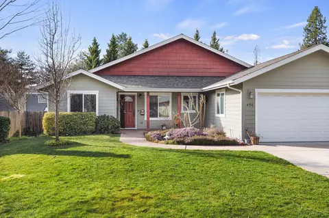 450 NE 11th St, Grants Pass, OR 97526