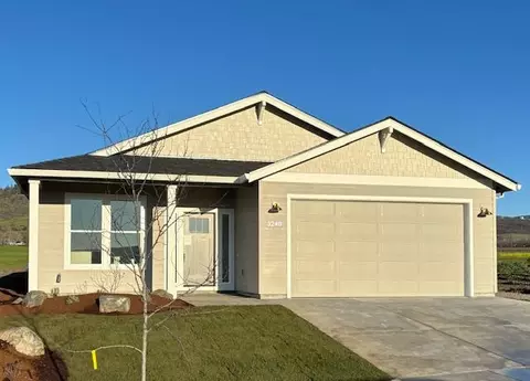 3240 Garner Way, Medford, OR 97504