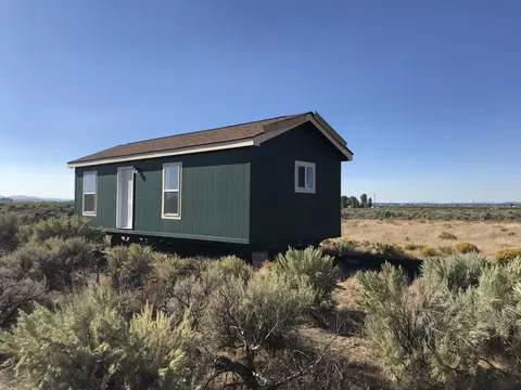 59431 Old Lake Rd, Christmas Valley, OR 97641