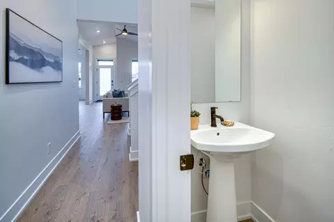 Bath - 3750 NE Petrosa Ave, Bend, OR 97701 photo 1 of 4