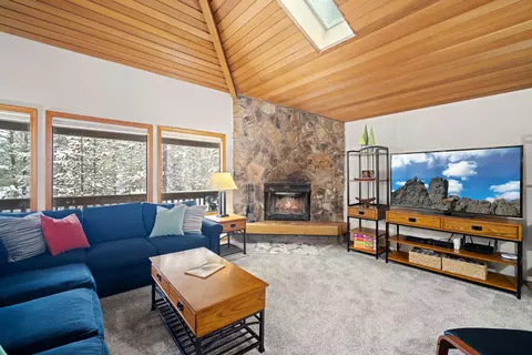 57147 Lynx Ln, Sunriver, OR 97707