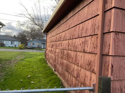 Exterior - 155 Bigham Dr, Central Point, OR 97502 photo 6 of 8