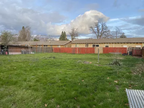 Exterior - 155 Bigham Dr, Central Point, OR 97502 photo 4 of 8