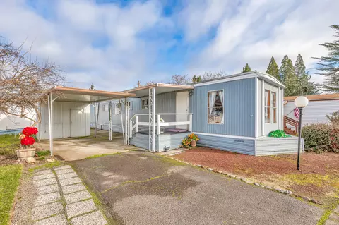 2385 Table Rock Rd #SPC 4, Medford, OR 97501