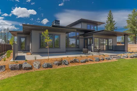 3255 NW Celilo Ln, Bend, OR 97703 photo 2