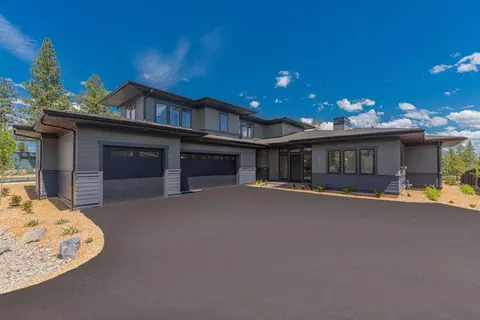 3255 NW Celilo Ln, Bend, OR 97703