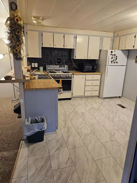 414 Stevens Rd #4, Eagle Point, OR 97524
