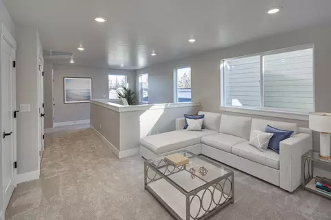 Living - 3816 Cole Rd, Bend, OR 97701 photo 2 of 7