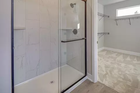 Bath - 3816 Cole Rd, Bend, OR 97701 photo 3 of 6