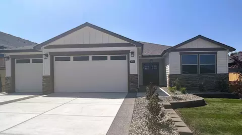 3026 Mt Thielsen #LOT 3, Medford, OR 97504