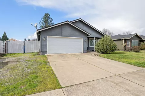 265 Candis Dr, Eagle Point, OR 97524