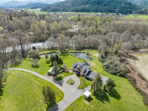 10999 N Applegate Rd, Grants Pass, OR 97527