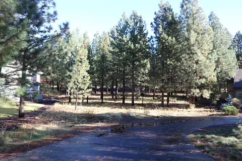 18826 Peony Pl, Bend, OR 97702