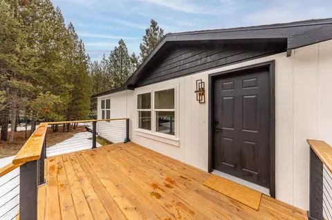 16047 Falcon Ln, La Pine, OR 97739 photo 2