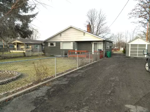 3206 Summers Ln, Klamath Falls, OR 97603