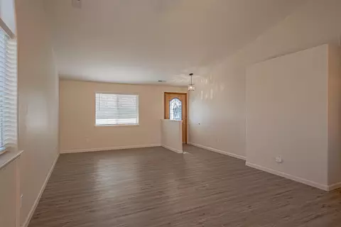 1141 Hawk Dr, Central Point, OR 97502 photo 3