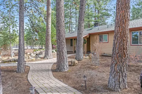 Exterior - 60030 Ridgeview Pl, Bend, OR 97702 photo 11 of 12