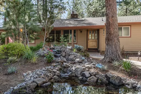 Exterior - 60030 Ridgeview Pl, Bend, OR 97702 photo 2 of 12