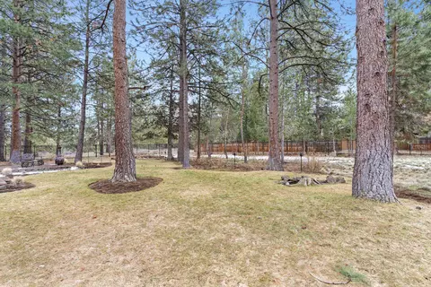 Exterior - 60030 Ridgeview Pl, Bend, OR 97702 photo 8 of 12