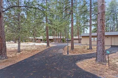Exterior - 60030 Ridgeview Pl, Bend, OR 97702 photo 10 of 12
