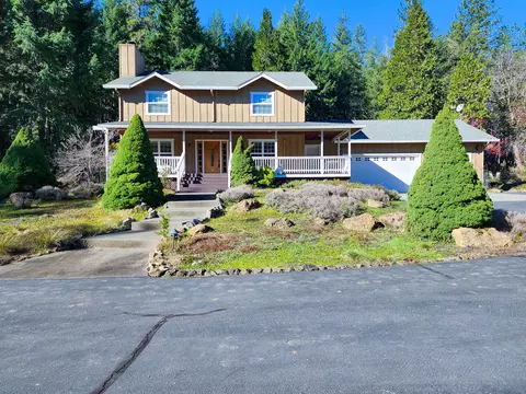 3795 Pleasant Crk Rd, Rogue River, OR 97537