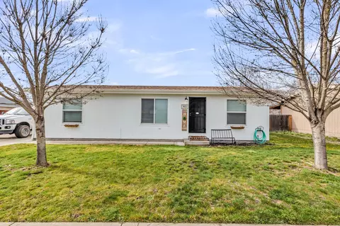 7451 Gladstone Ave, White City, OR 97503