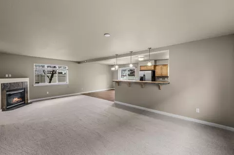 Exterior - 630 SE Glencoe Pl, Bend, OR 97702 photo 3 of 7