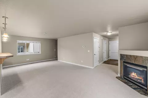 Living - 630 SE Glencoe Pl, Bend, OR 97702 photo 1 of 1