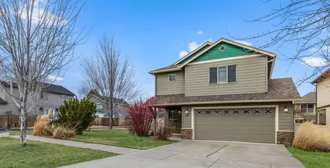 Exterior - 630 SE Glencoe Pl, Bend, OR 97702 photo 7 of 7