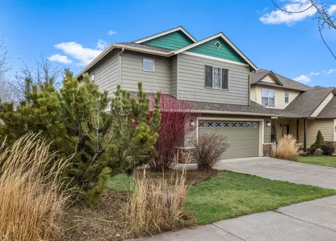 630 SE Glencoe Pl, Bend, OR 97702