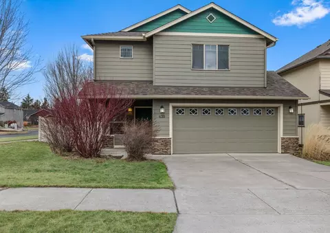Exterior - 630 SE Glencoe Pl, Bend, OR 97702 photo 2 of 7