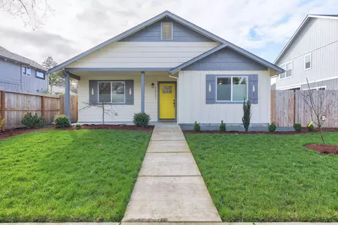 1007 SW J St, Grants Pass, OR 97526
