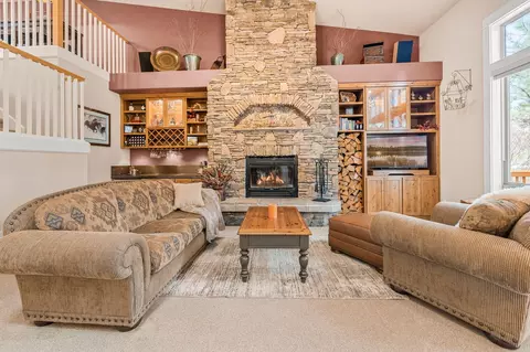 60447 Seventh Mountain Dr, Bend, OR 97702