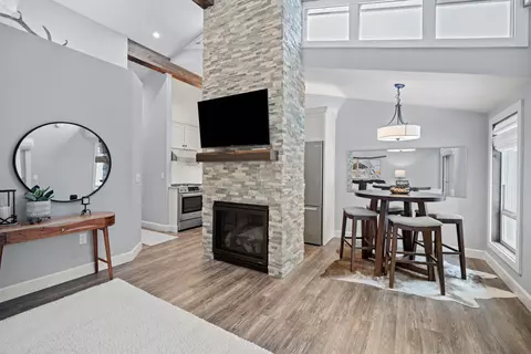 57057 Abbot House Ln # 17, Sunriver, OR 97707