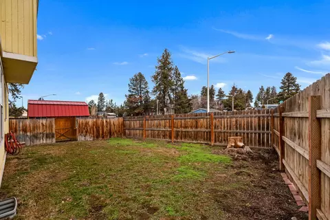 Exterior - 20198 Lora Ln, Bend, OR 97702 photo 6 of 8