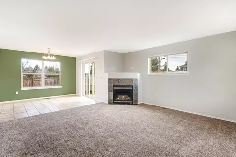 Living - 20198 Lora Ln, Bend, OR 97702 photo 1 of 2